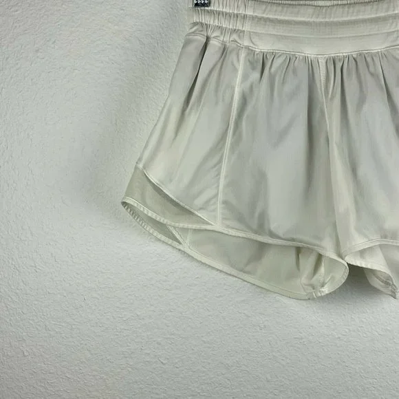 Lululemon Shorts Women's Size 4Tall Hotty Hot 4" Low Rise Athletic Running White - Picture 4 of 11